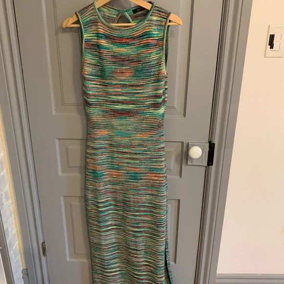 Vertigo Maxi Keyhole Back - Picture 2 of 7